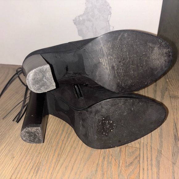 Revolve Steven Madden Gaybel Bootie in Black Nubuck women’s size 7 - Picture 3 of 11